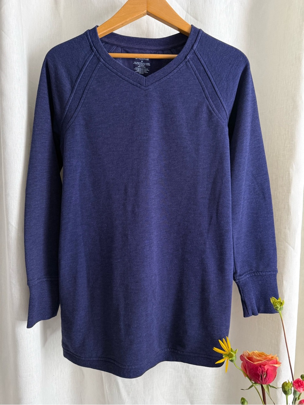 Duluth Trading Co Sweatshirt Tunic M Navy Blue V Neck Cabin Gorpcore Cotton Cozy